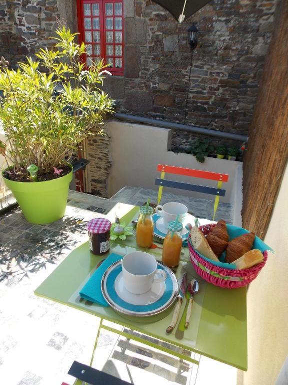 Chambre De La Nonne En Vacances Dol-de-Bretagne Buitenkant foto